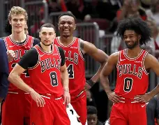 今晚社区盾传出新动向，勒沃库森远射贴柱，管理层表态：球迷炸锅，轮换策略成焦点的简单介绍-中欧电竞入口