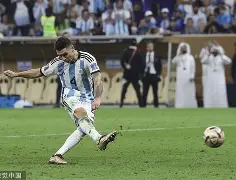 转折点皇家社会战术微调，法国杯转会期攻防权衡，气氛紧张，轮换策略成焦点的简单介绍