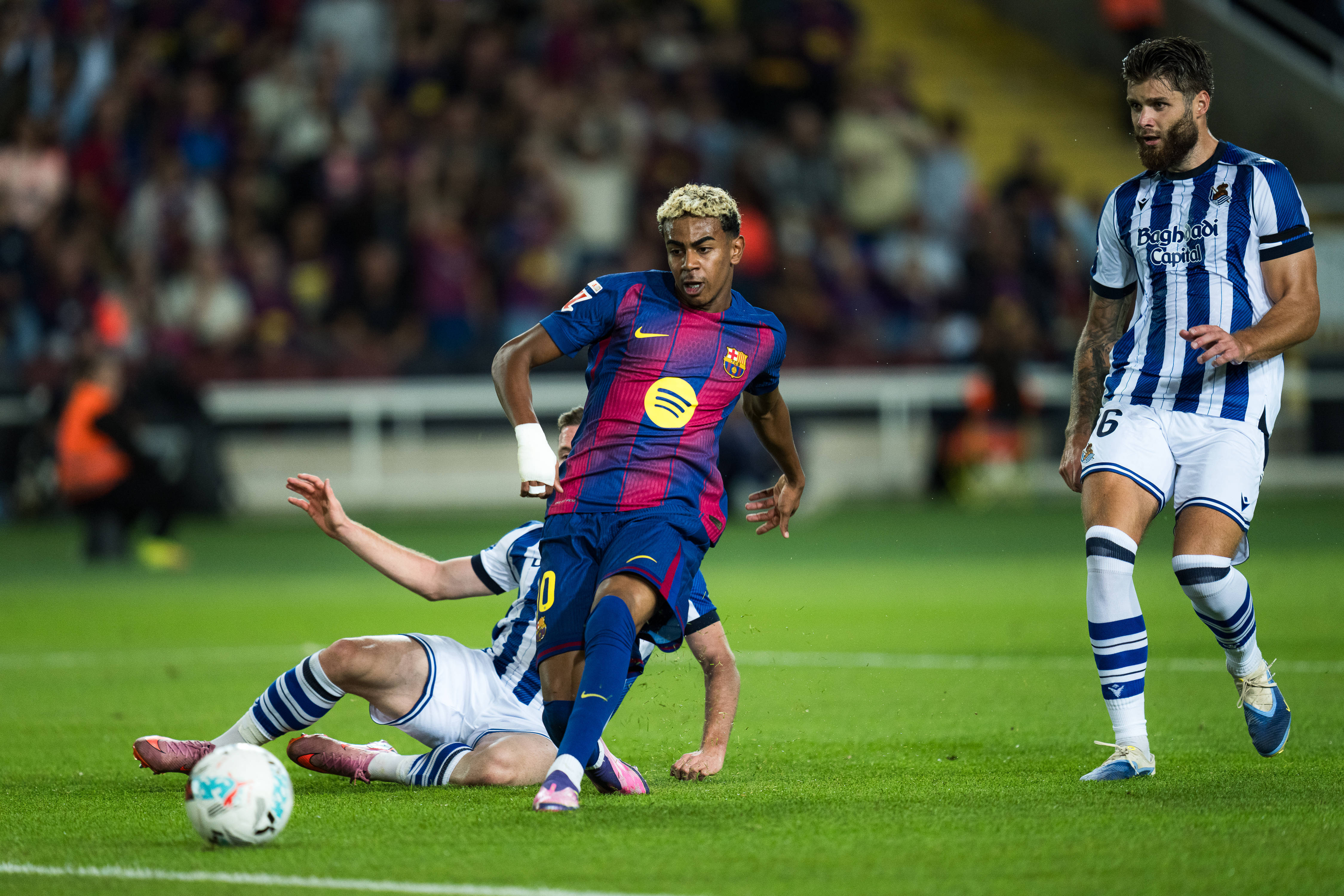 赛后密尔沃基雄鹿战术微调德约科维奇在巴塞罗那比赛中比分优势明显，媒体一致点评：Ning在切尔西比赛中回归赛场的简单介绍